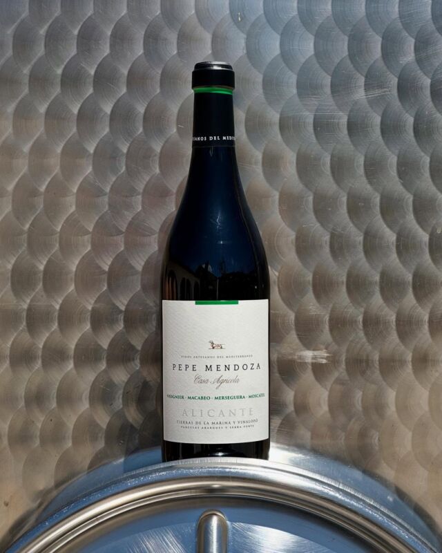 ¡Hoy celebramos el Día Mundial de la Viognier! 🍇
¿Sabías que estuvo a punto de extinguirse hace más de 50 años? 
Hoy brindamos porque nos siga acompañando en nuestros vinos, dando esas notas aromáticas que tanto disfrutamos 🍷🙌🏻
#pepemendozacasaagrícola #pepemendozacasaagricola #vinosconalma